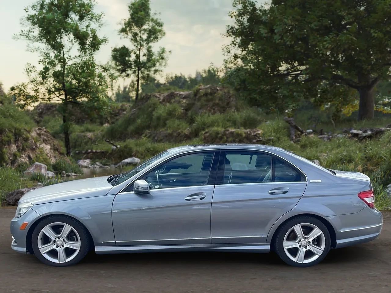 Used 2011 Mercedes-Benz C 300 4MATIC Sedan image 9