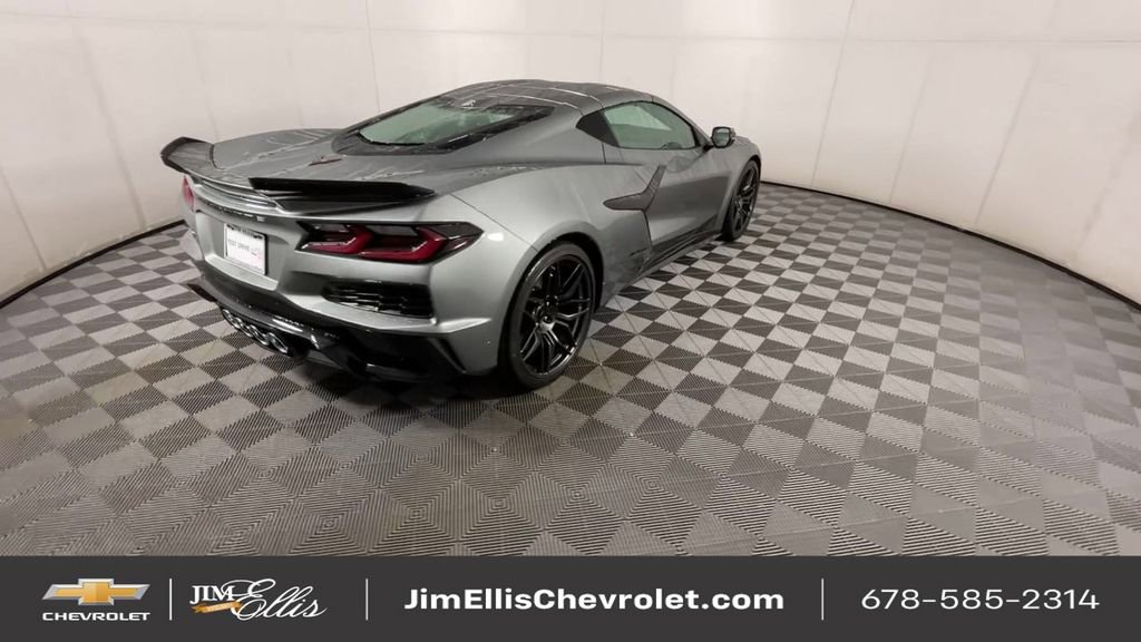 Used 2024 Chevrolet Corvette Z06 image 9