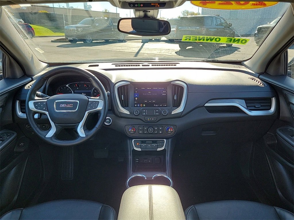Used 2024 GMC Terrain SLT image 8