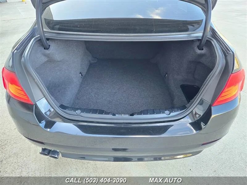 Used 2013 BMW 528i Sedan image 16