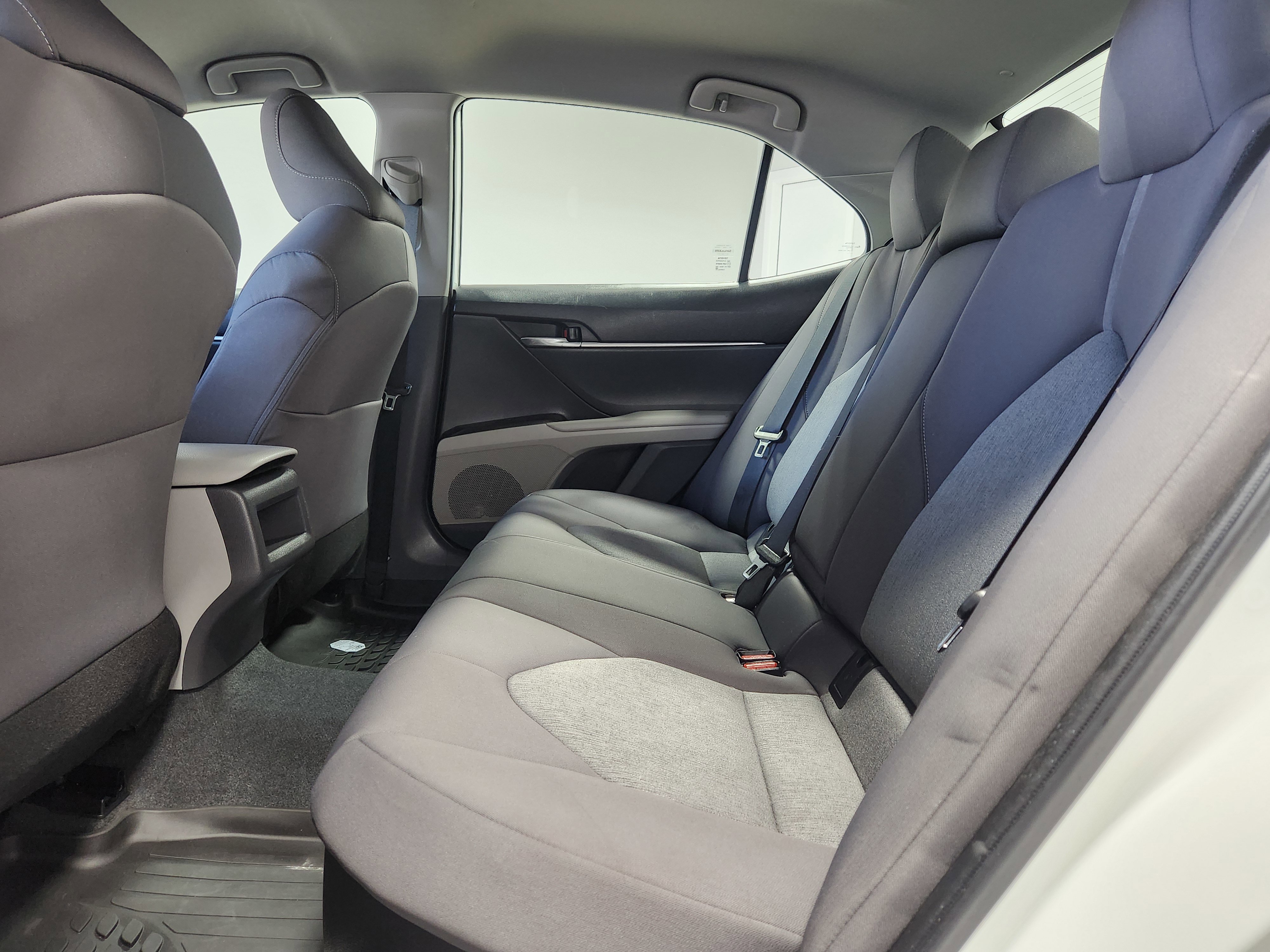 Used 2022 Toyota Camry LE FWD image 13