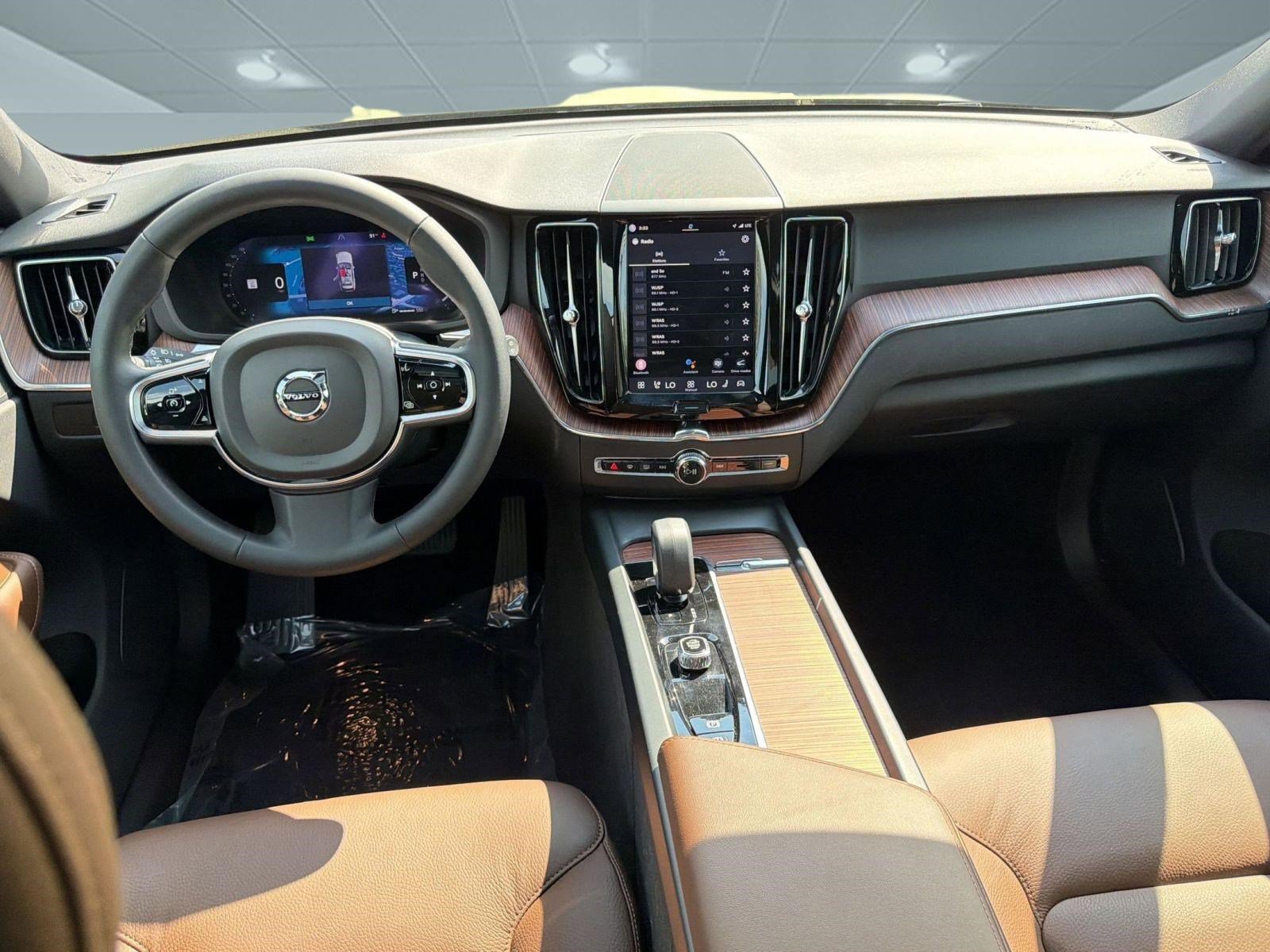 Certified 2024 Volvo XC60 B5 Plus w/ Climate Package AWD/4WD image 17