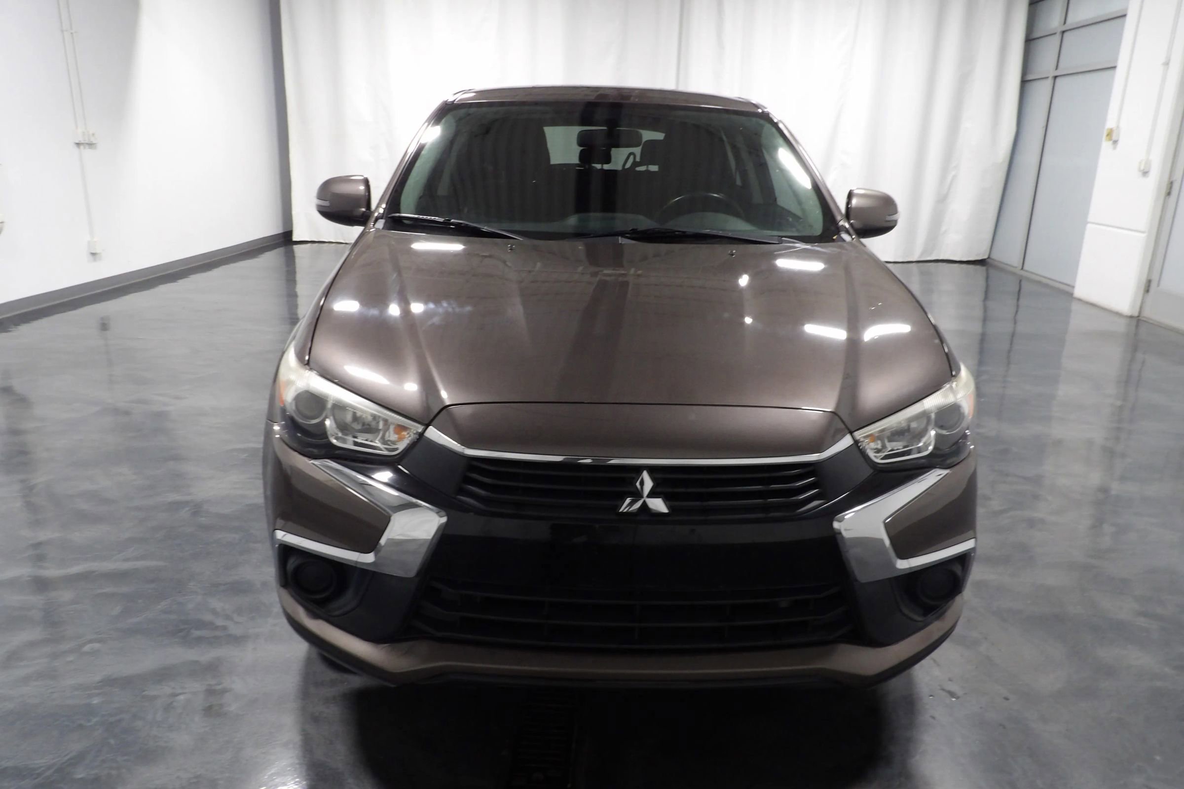Used 2017 Mitsubishi Outlander Sport ES image 2