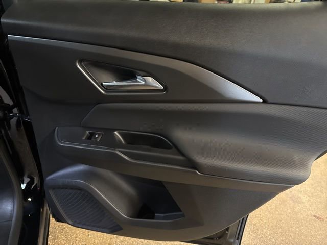 New 2026 Chevrolet Equinox EV LT FWD image 24