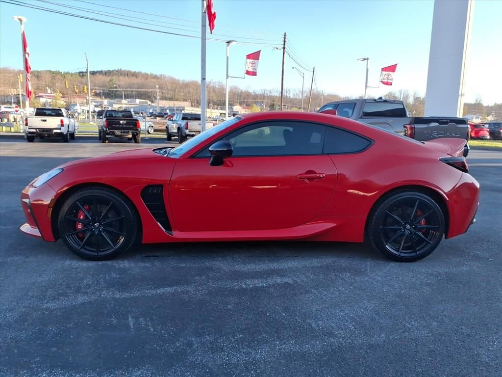 Used 2024 Toyota GR86 Premium w/ Performance Package image 8