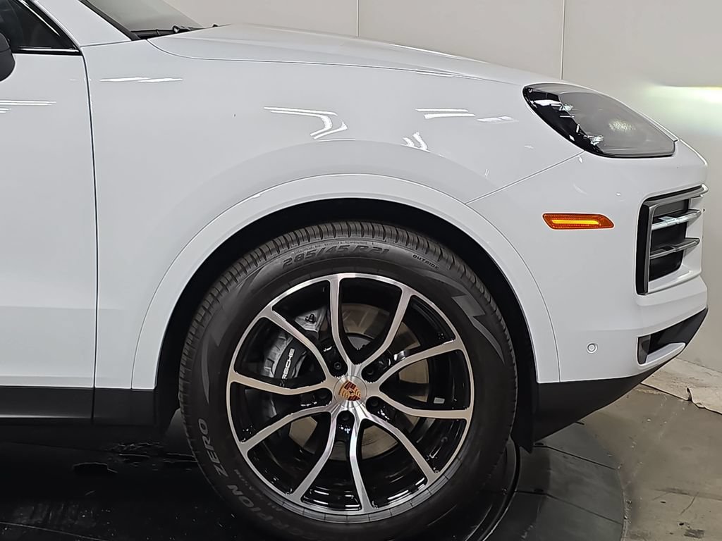 Certified 2026 Porsche Cayenne AWD/4WD image 11