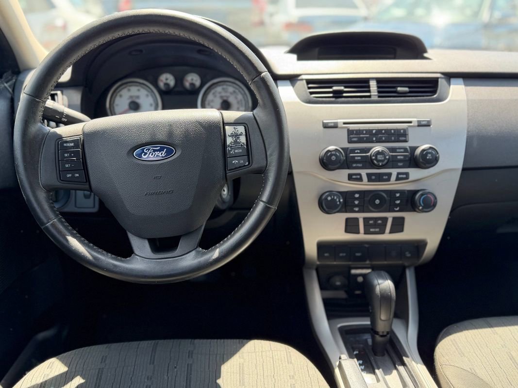 Used 2008 Ford Focus SE FWD image 5