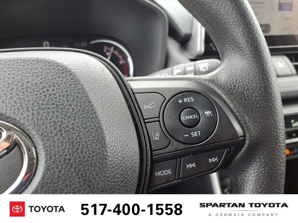 Used 2025 Toyota RAV4 XLE image 17
