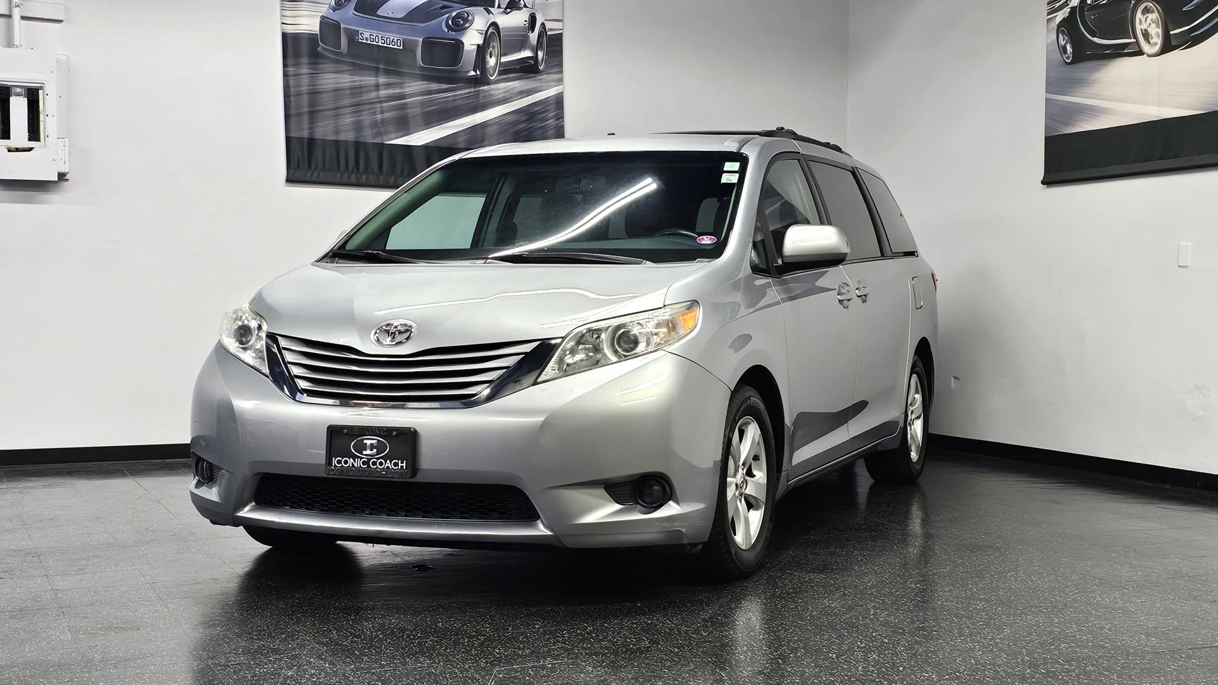 Used 2016 Toyota Sienna LE FWD image 5