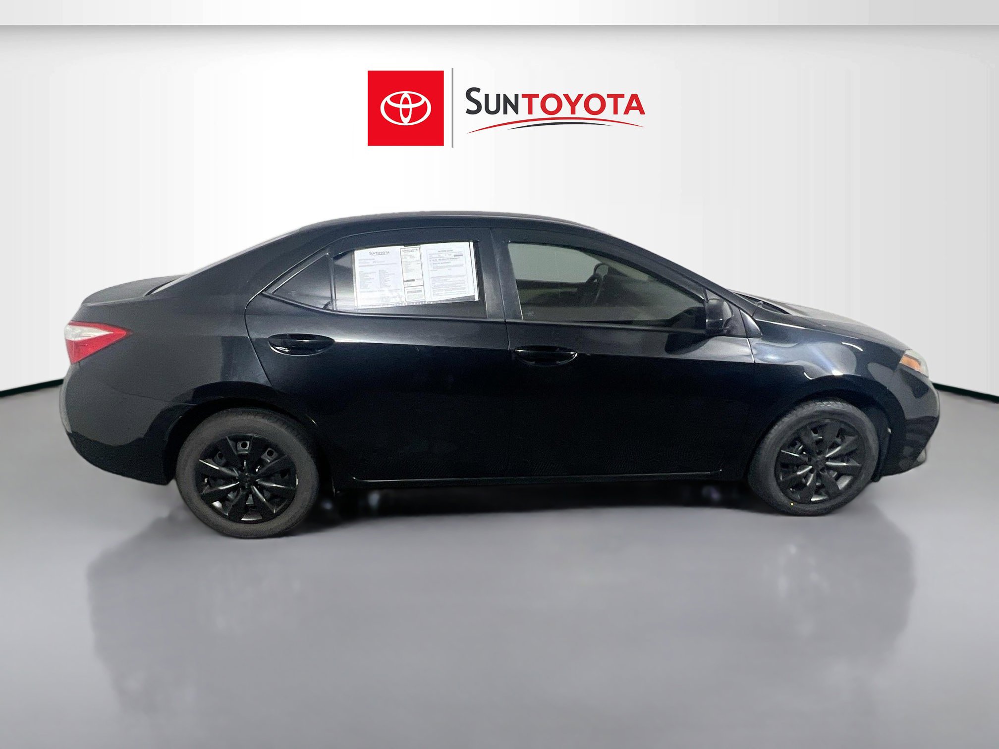 Used 2016 Toyota Corolla LE image 2