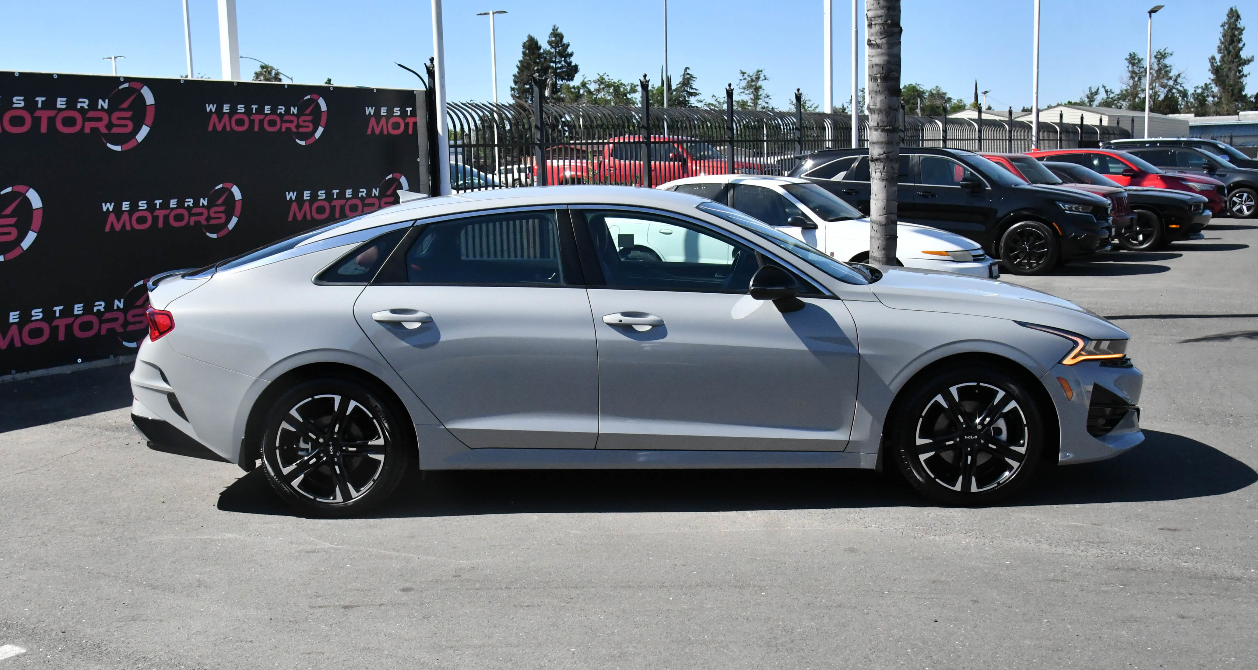 Used 2024 Kia K5 GT-Line w/ GT-Line Premium Package FWD image 9