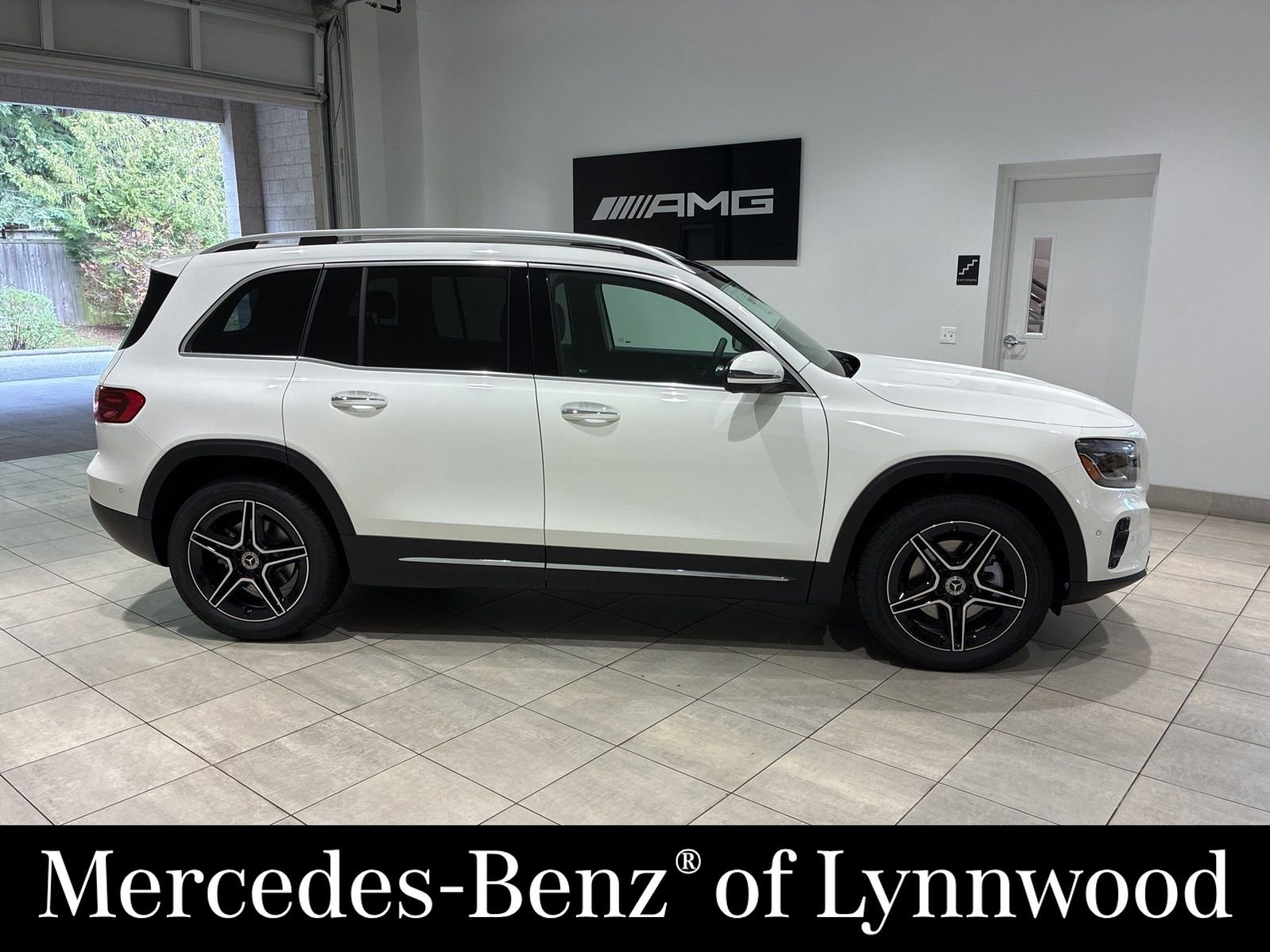 New 2026 Mercedes-Benz GLB 250 4MATIC image 3