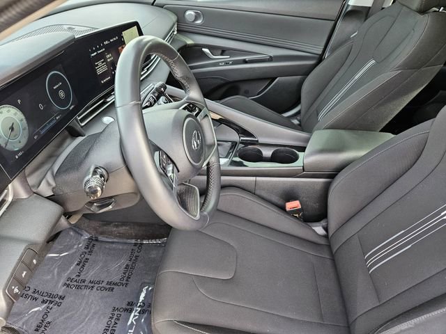 Used 2023 Hyundai Elantra SEL w/ Convenience Package image 13