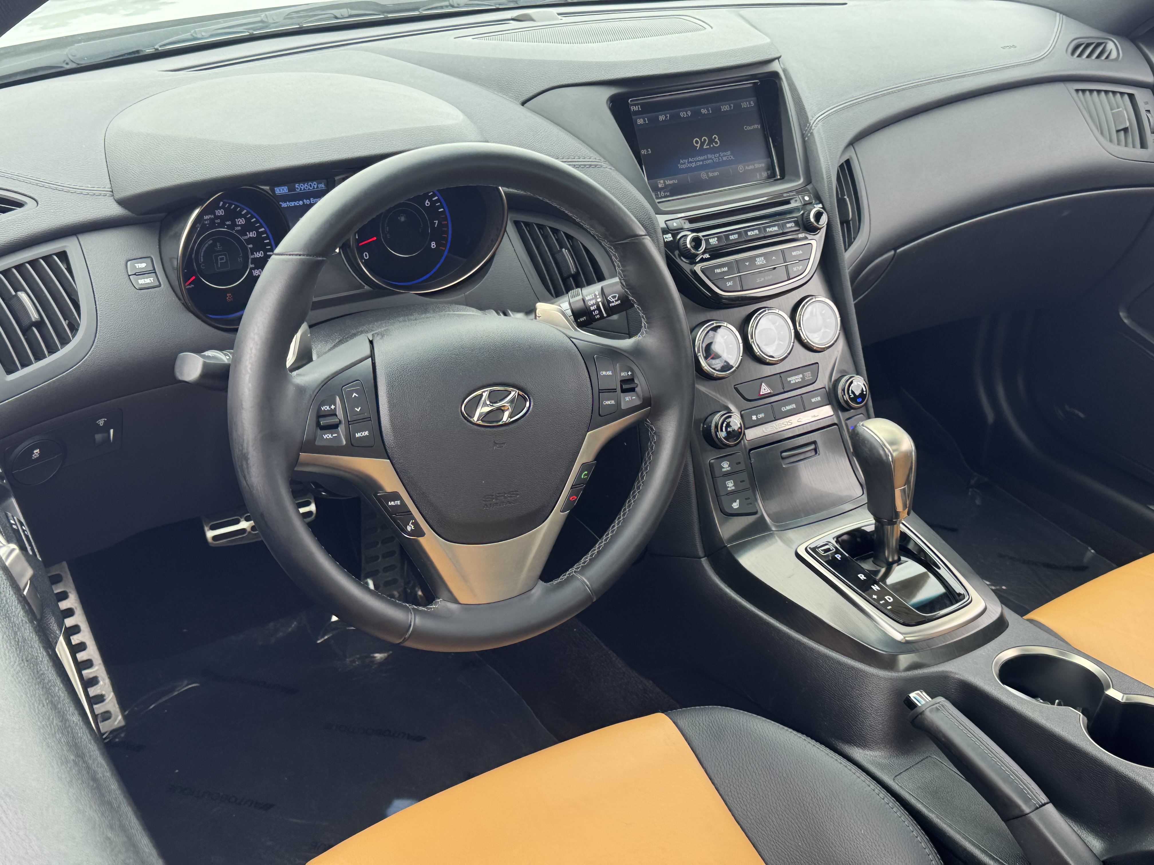 Used 2016 Hyundai Genesis Coupe 3.8 RWD image 7
