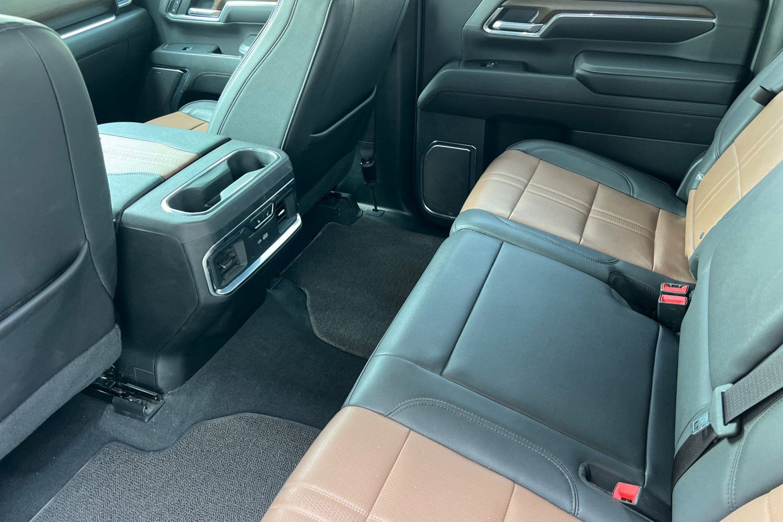 Used 2024 Chevrolet Silverado 2500 High Country w/ Technology Package image 13