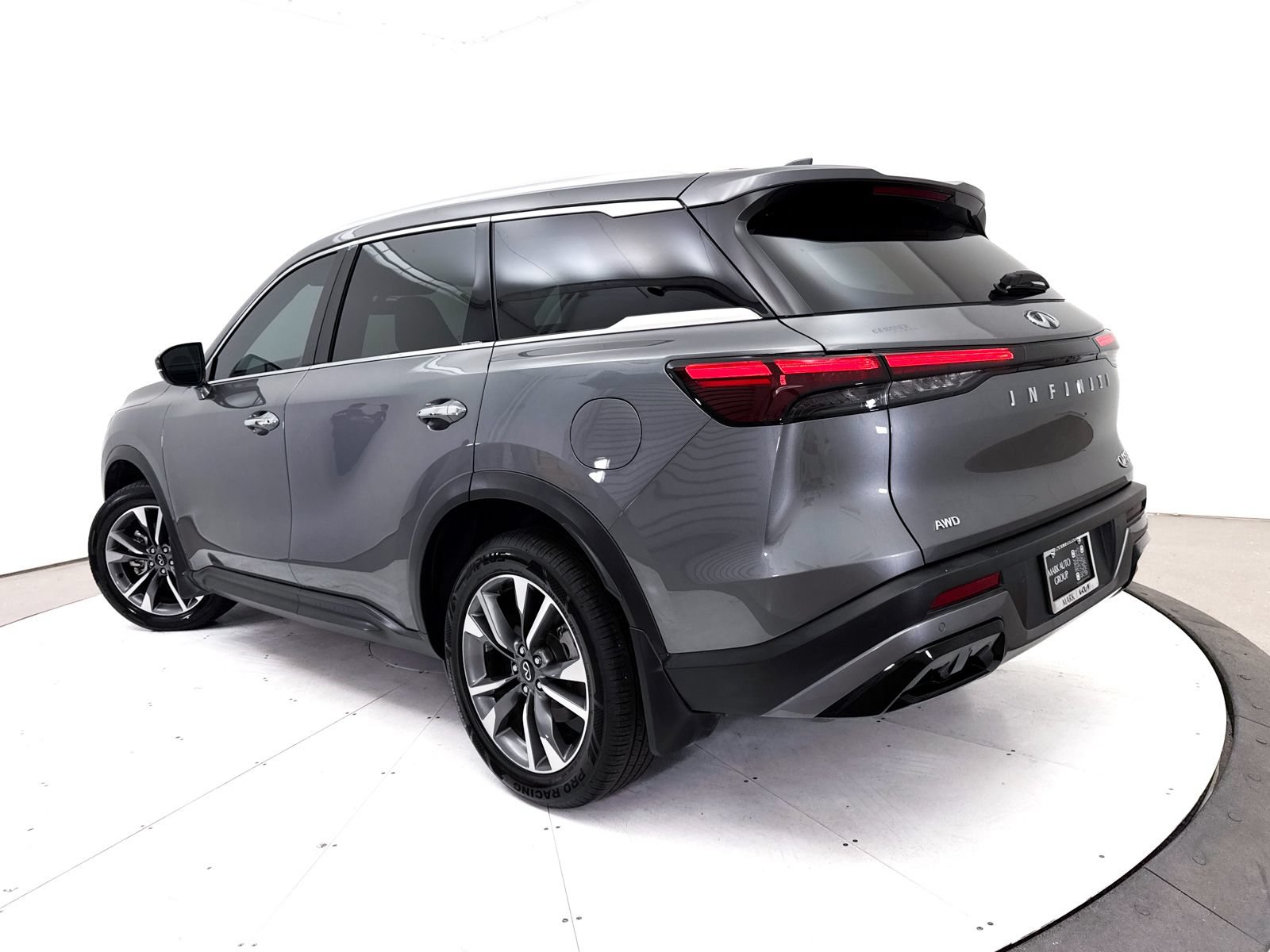 Used 2024 INFINITI QX60 Luxe AWD/4WD image 2