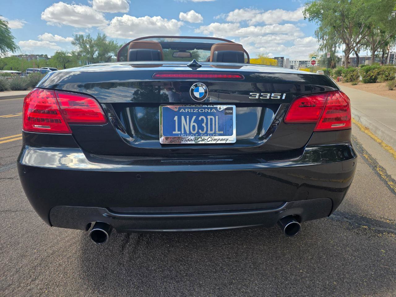 Used 2012 BMW 335i Convertible image 11