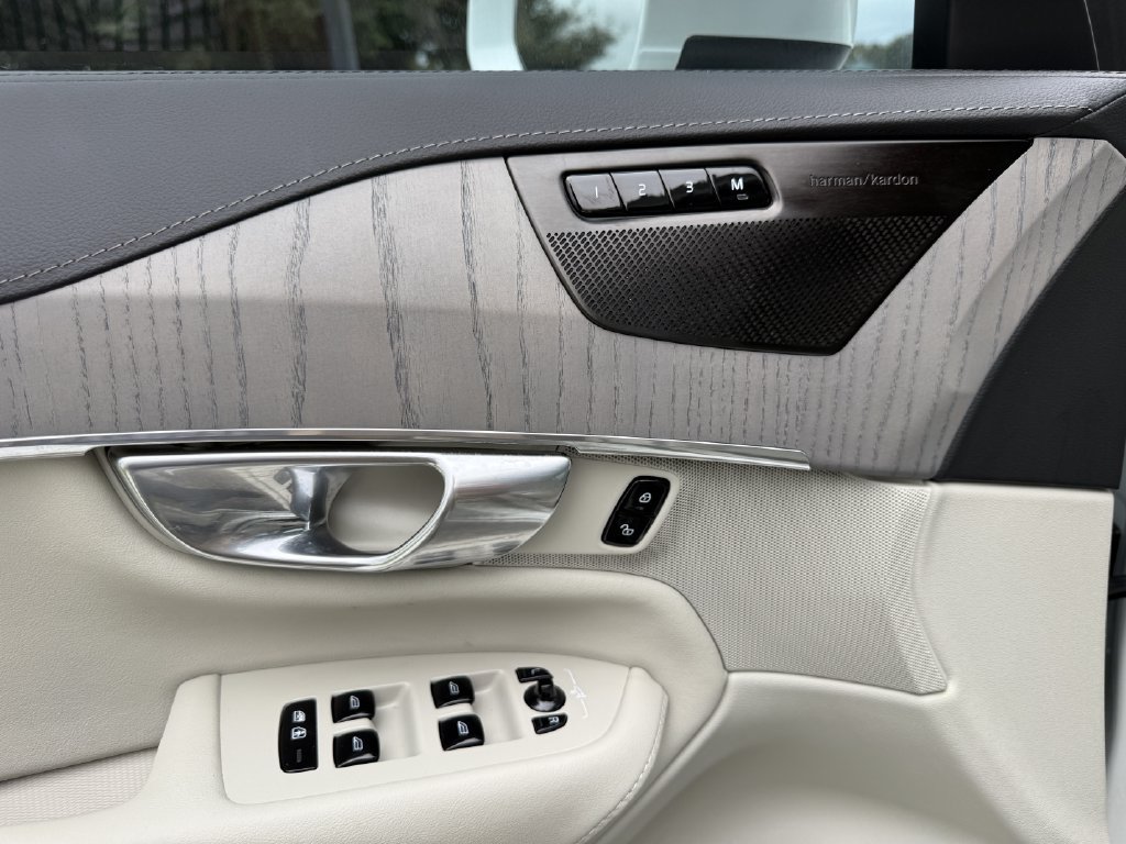 Certified 2025 Volvo XC90 B5 Ultra w/ Lounge Package AWD/4WD image 20