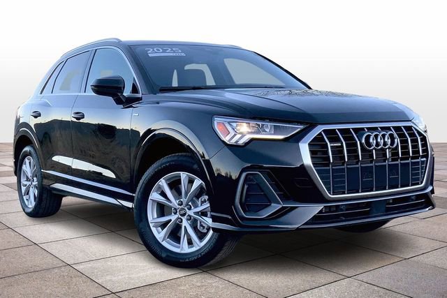 Certified 2025 Audi Q3 2.0T Premium w/ Convenience Package image 2