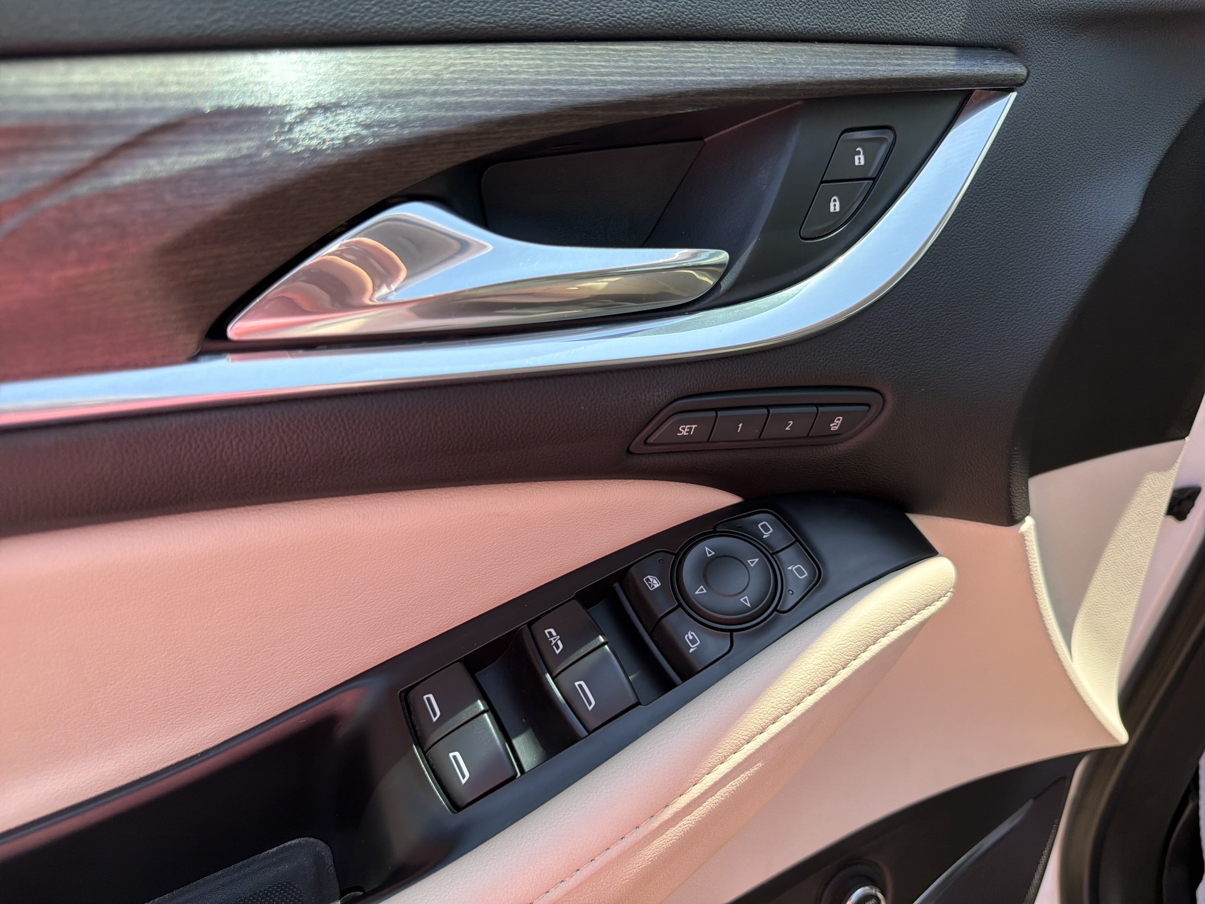 Used 2022 Buick Enclave Avenir FWD image 14