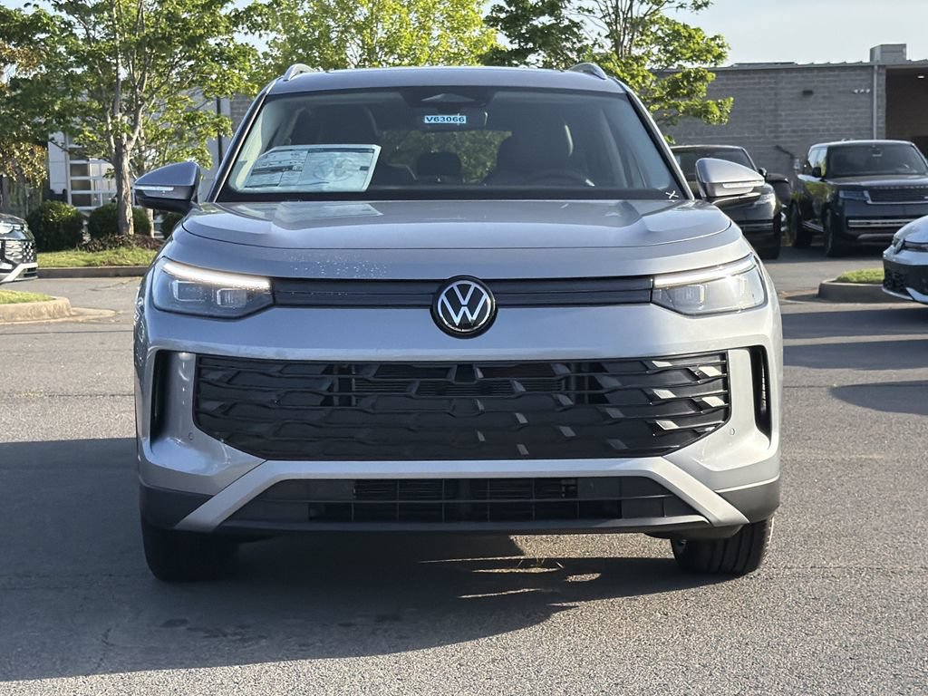 New 2026 Volkswagen Tiguan SE FWD image 8