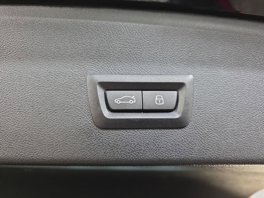 Used 2025 BMW X4 xDrive30i image 14