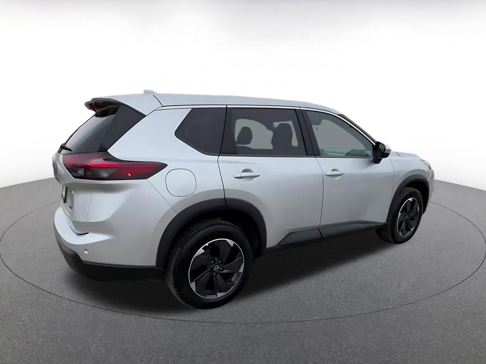 Used 2025 Nissan Rogue SV AWD/4WD image 14