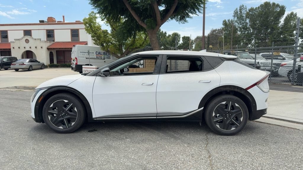 Used 2025 Kia EV6 Wind RWD image 9