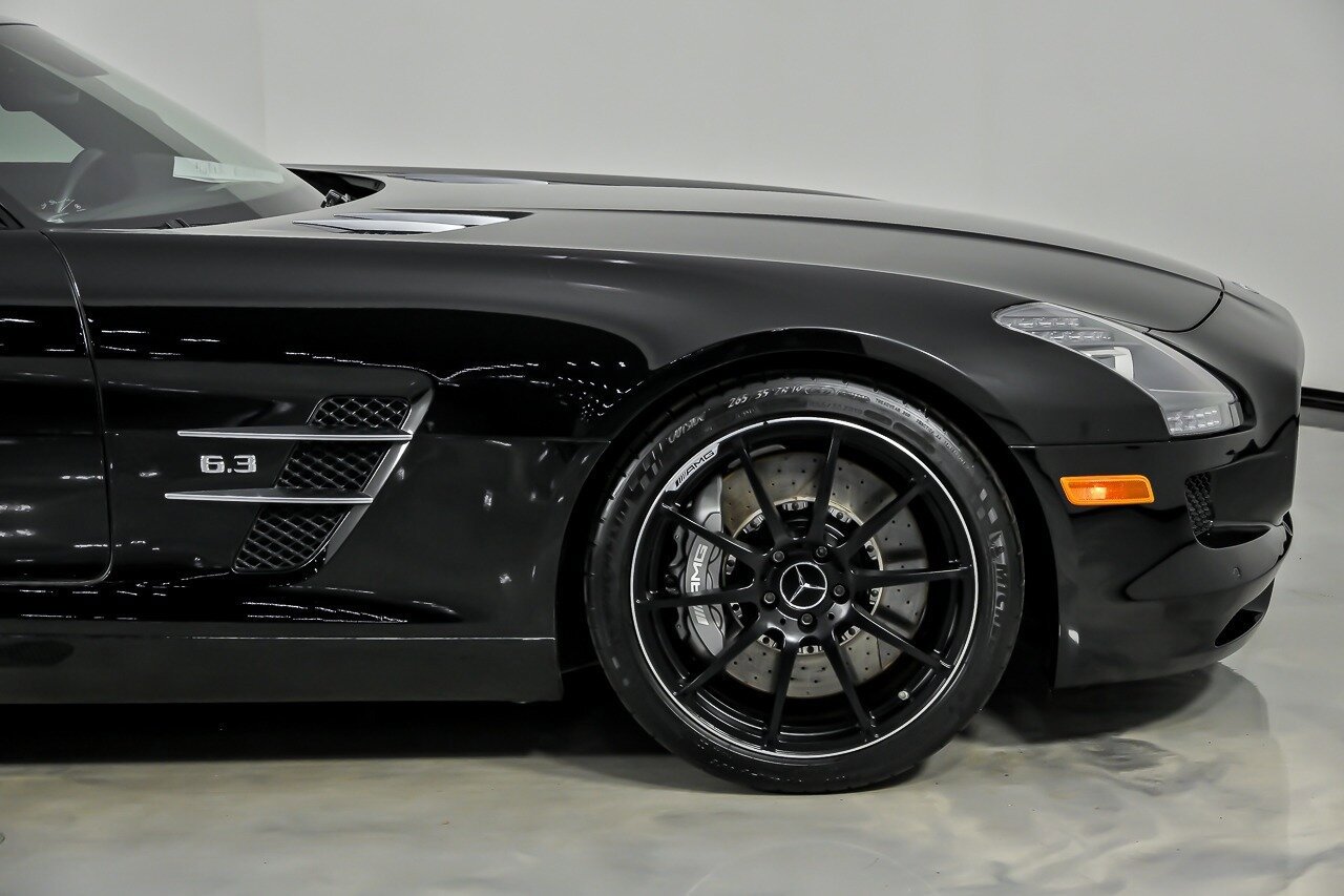 Used 2012 Mercedes-Benz SLS AMG Coupe image 16