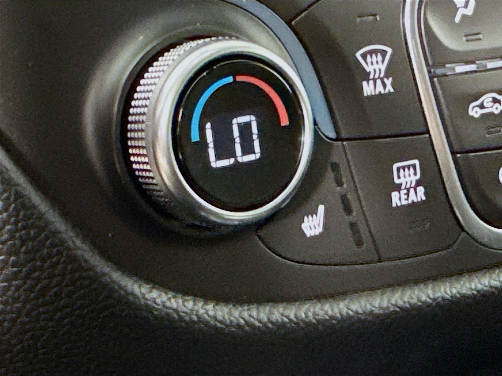 Used 2020 Chevrolet Equinox LT image 19