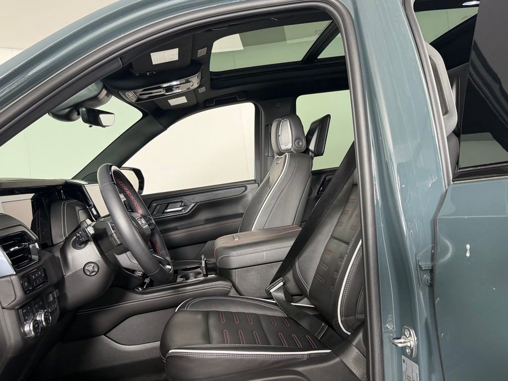 Used 2025 GMC Yukon AT4 Ultimate AWD/4WD image 23