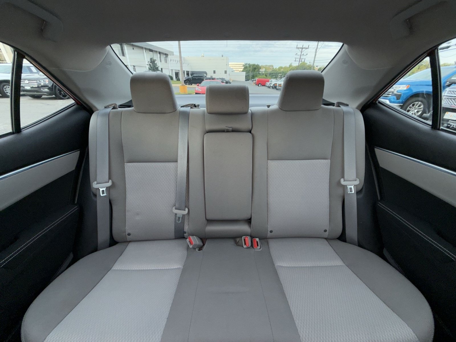 Used 2015 Toyota Corolla LE FWD image 23