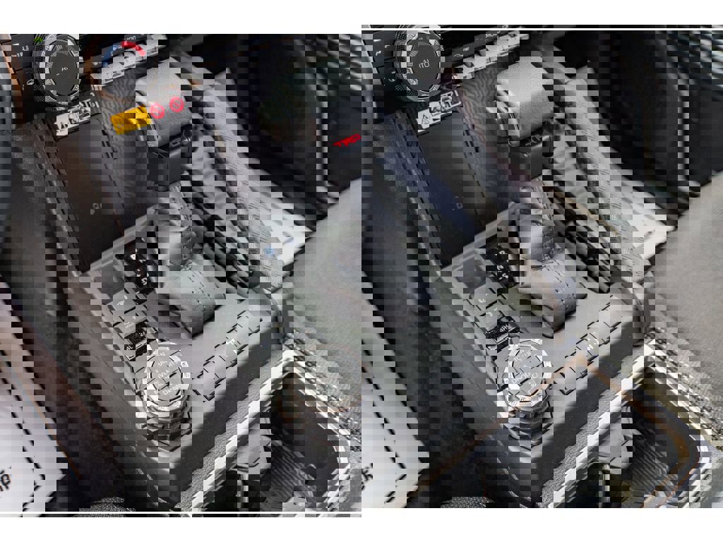 Used 2025 Toyota 4Runner TRD Off-Road image 18