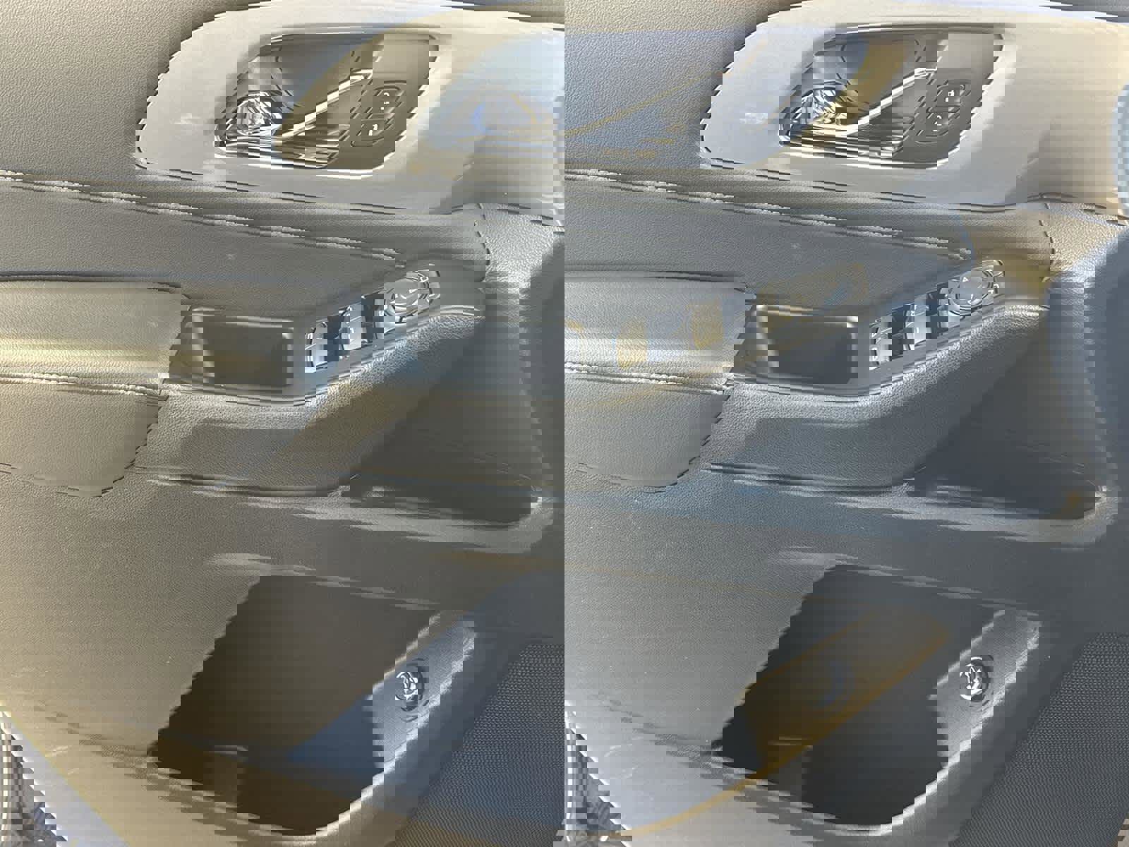 Certified 2023 Chevrolet Traverse LT image 25