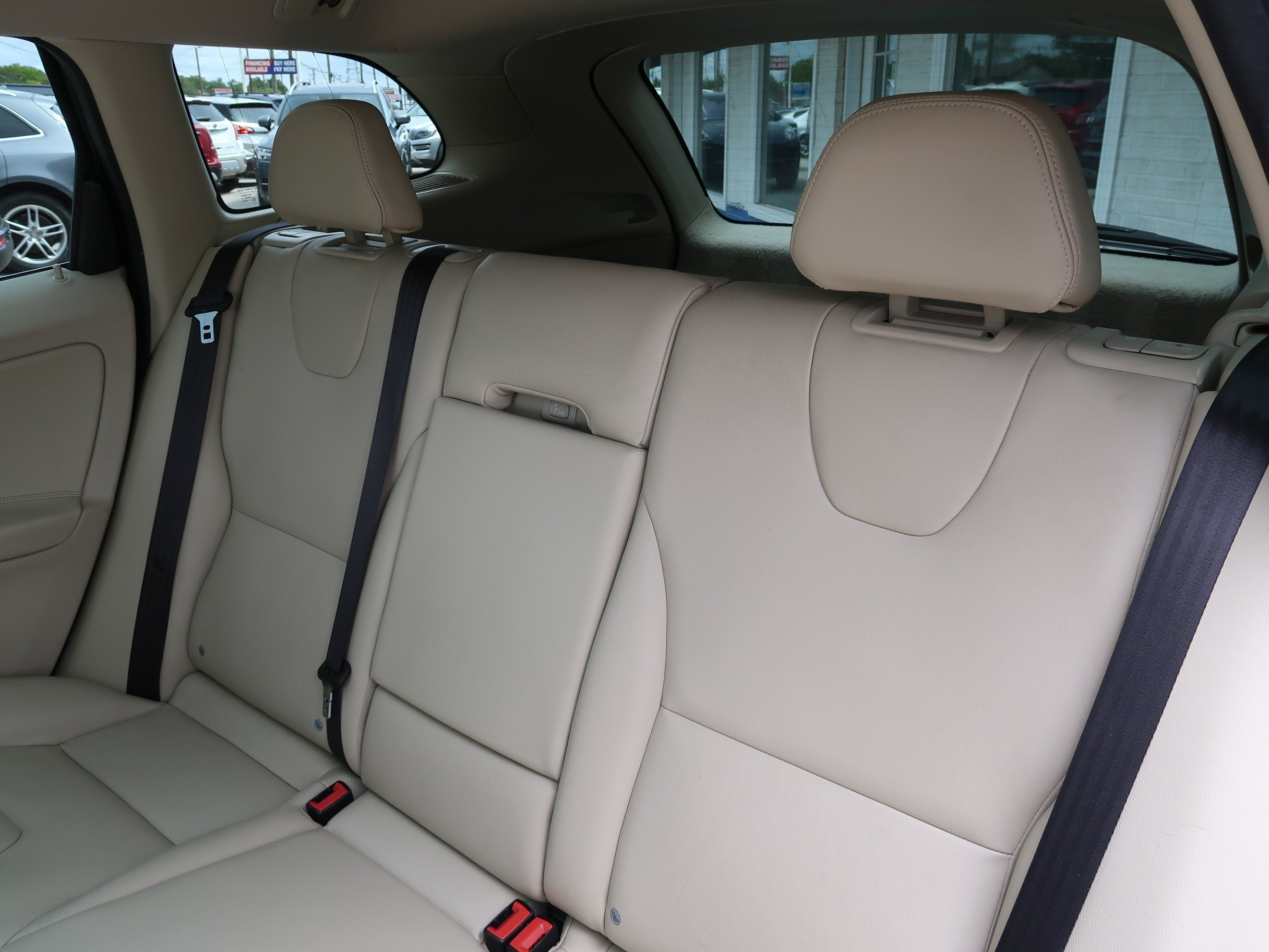 Used 2015 Volvo XC60 T5 Premier w/ Proximity Package FWD image 32
