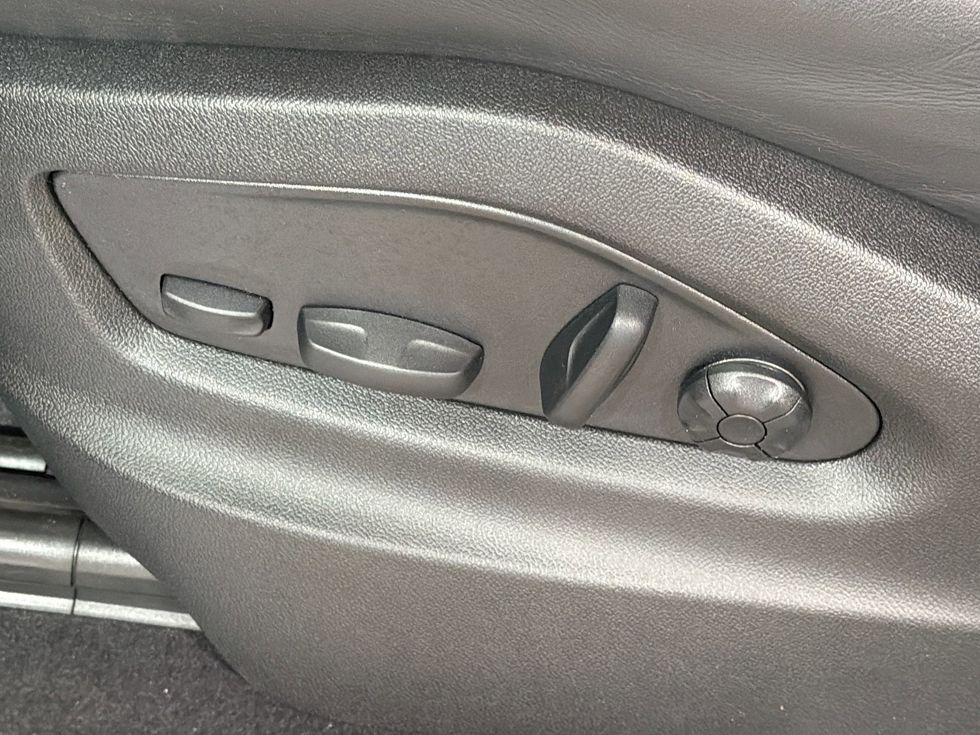 Certified 2025 Porsche Cayenne Turbo image 26