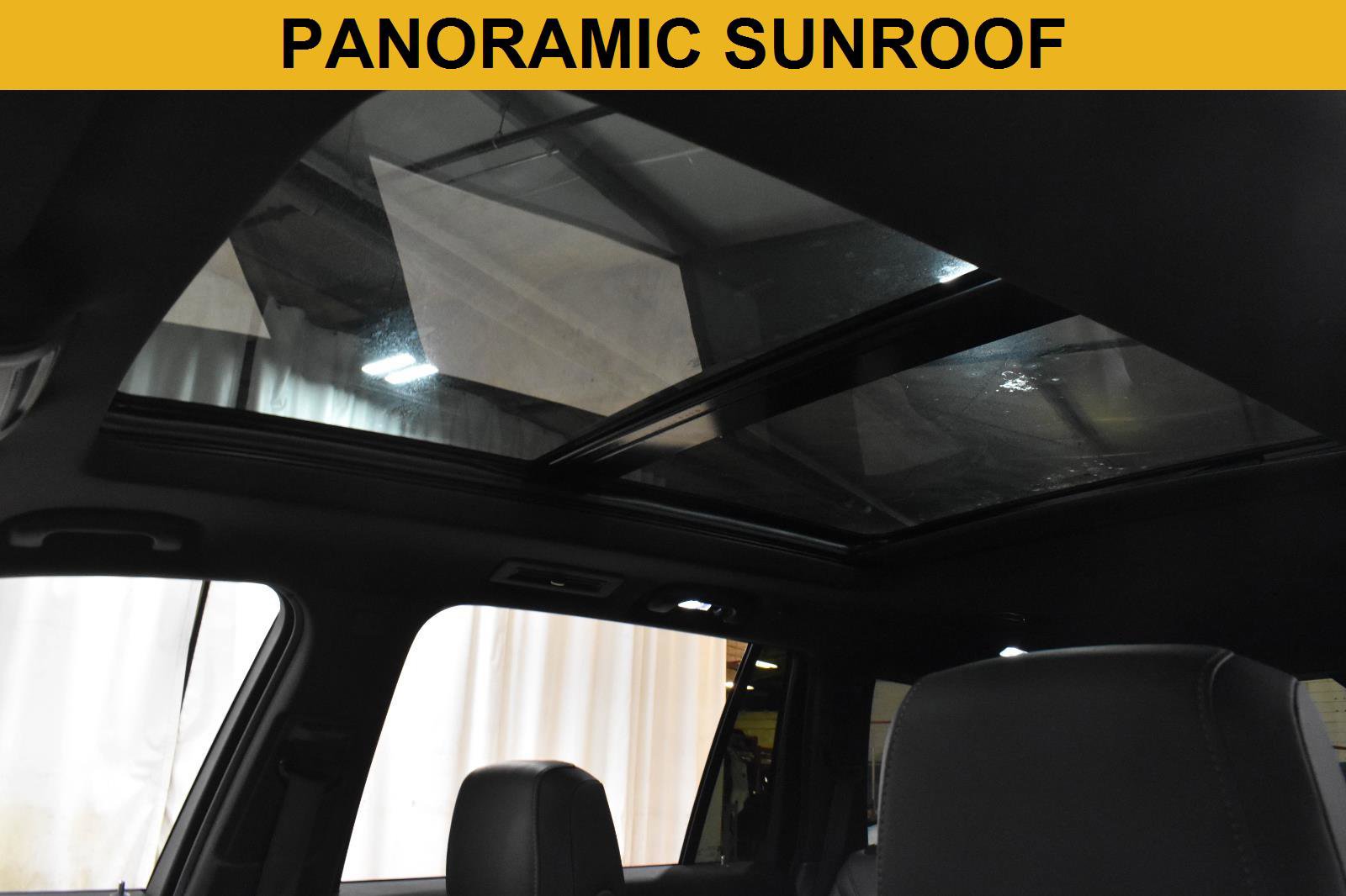 Certified 2025 Cadillac XT6 Premium Luxury image 3