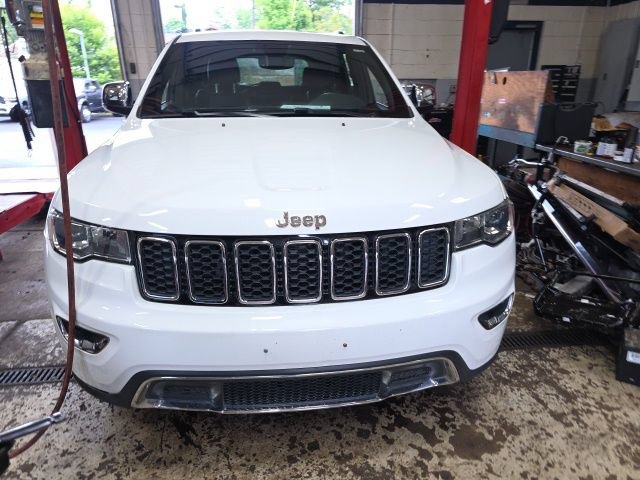 Used 2018 Jeep Grand Cherokee Limited AWD/4WD image 2