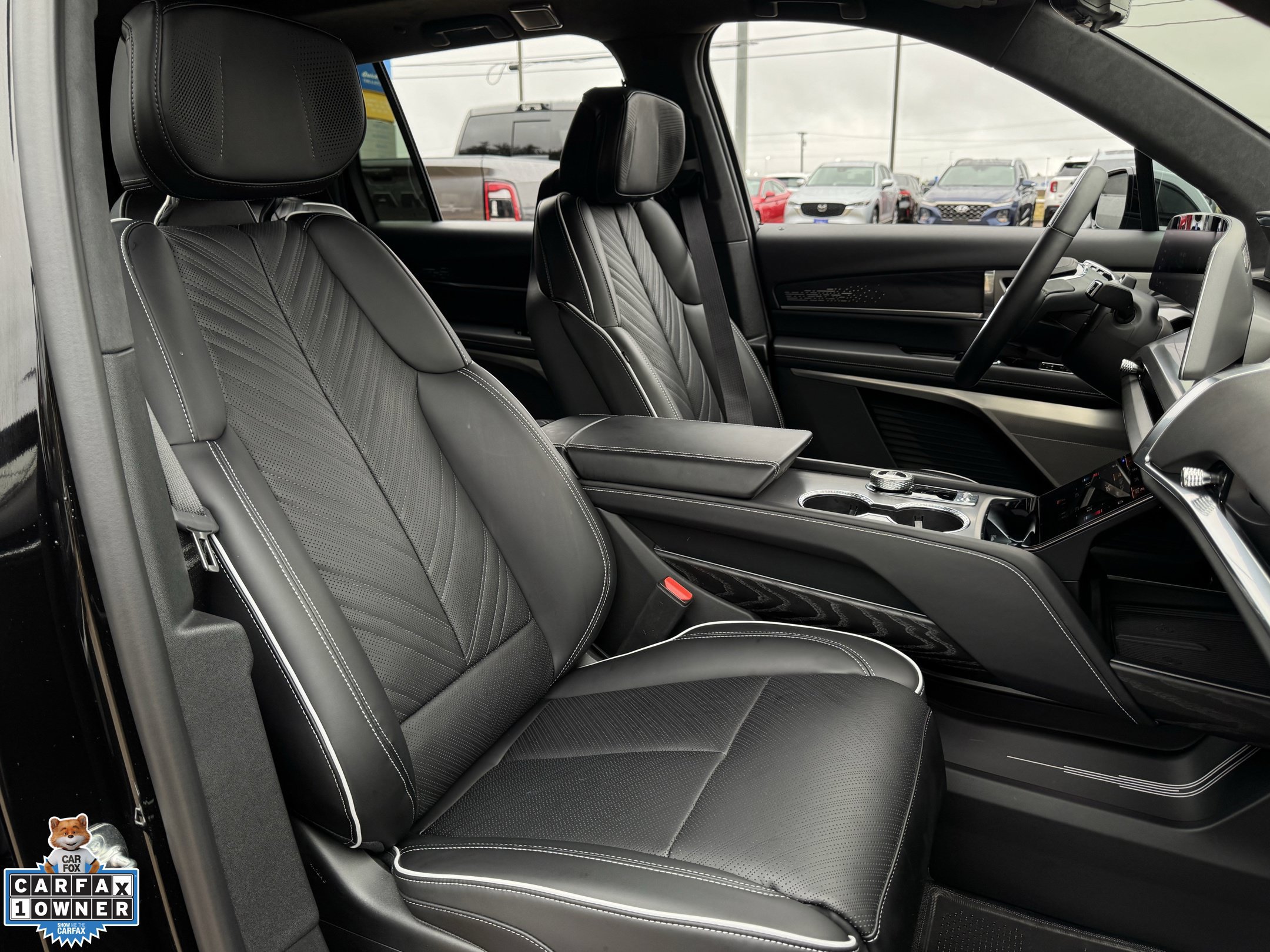 Used 2026 Cadillac Vistiq Platinum w/ LPO, Floor Liner Package AWD/4WD image 32