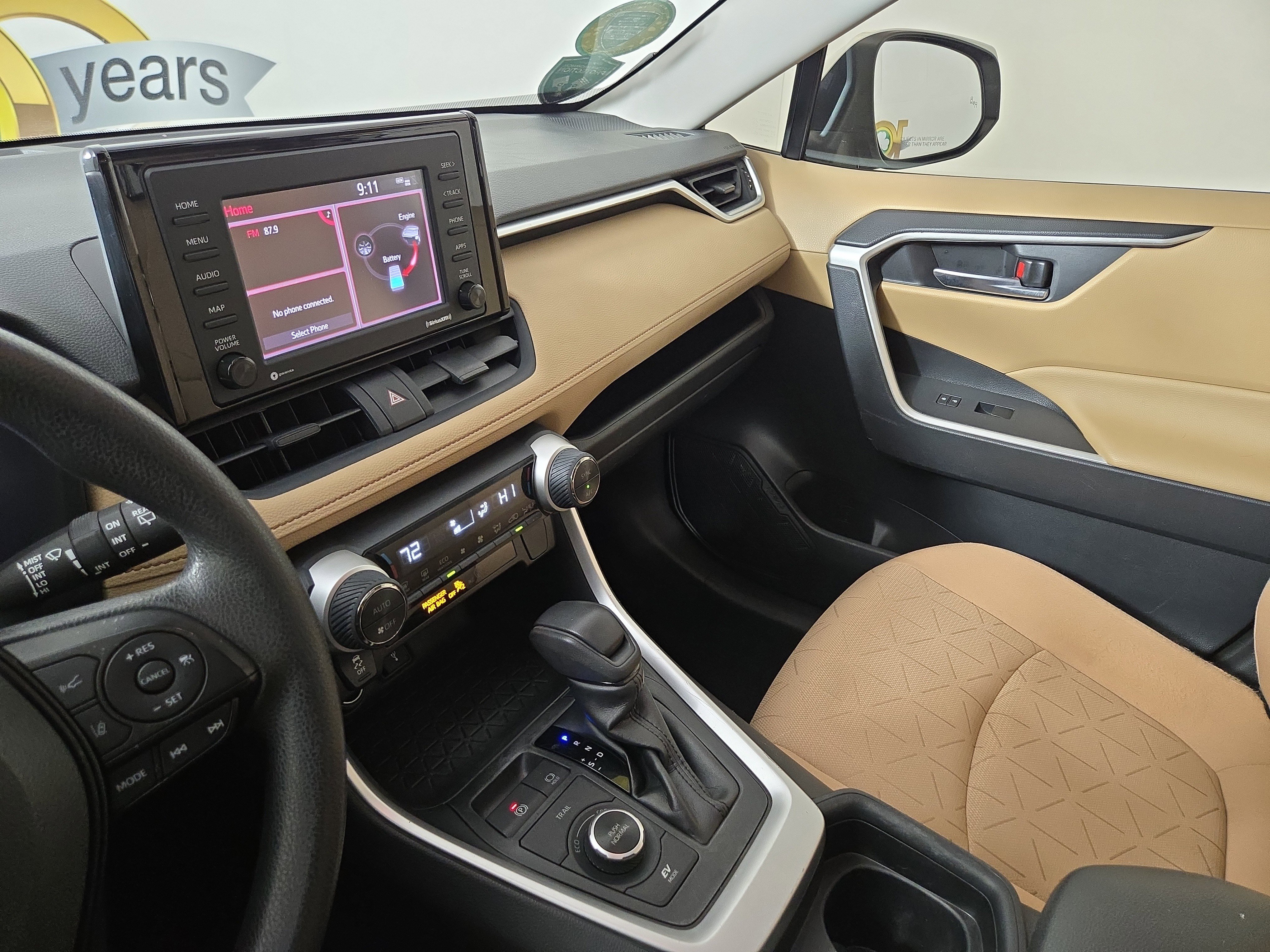 Used 2021 Toyota RAV4 XLE image 24