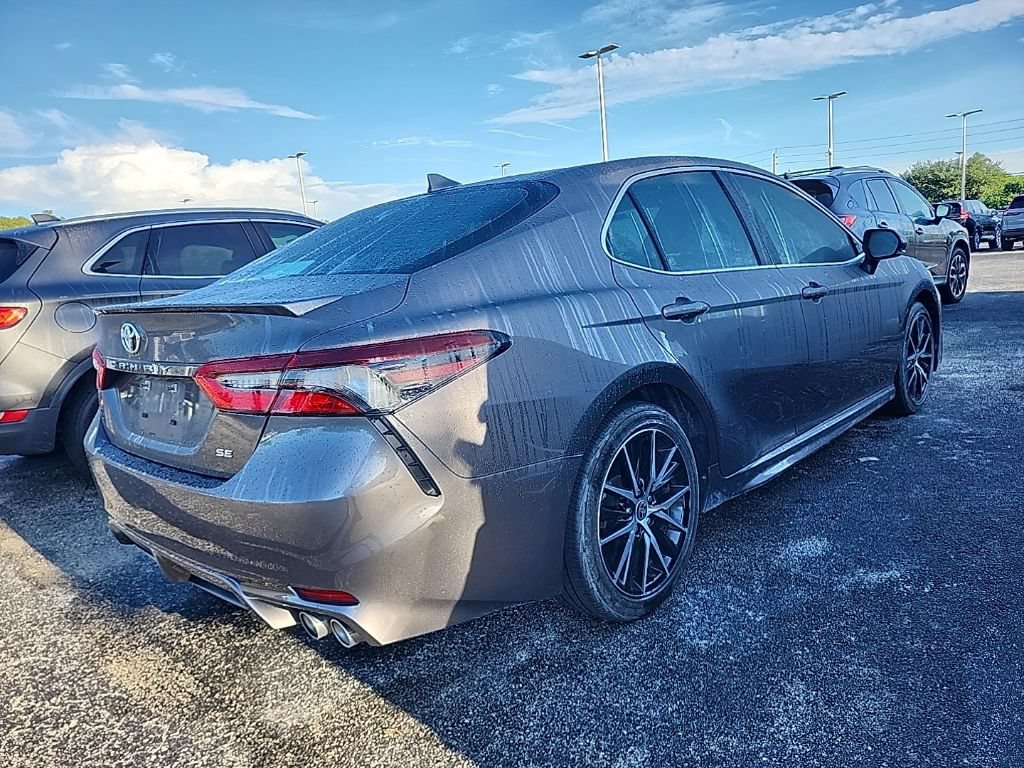 Used 2024 Toyota Camry SE w/ Convenience Package FWD image 3