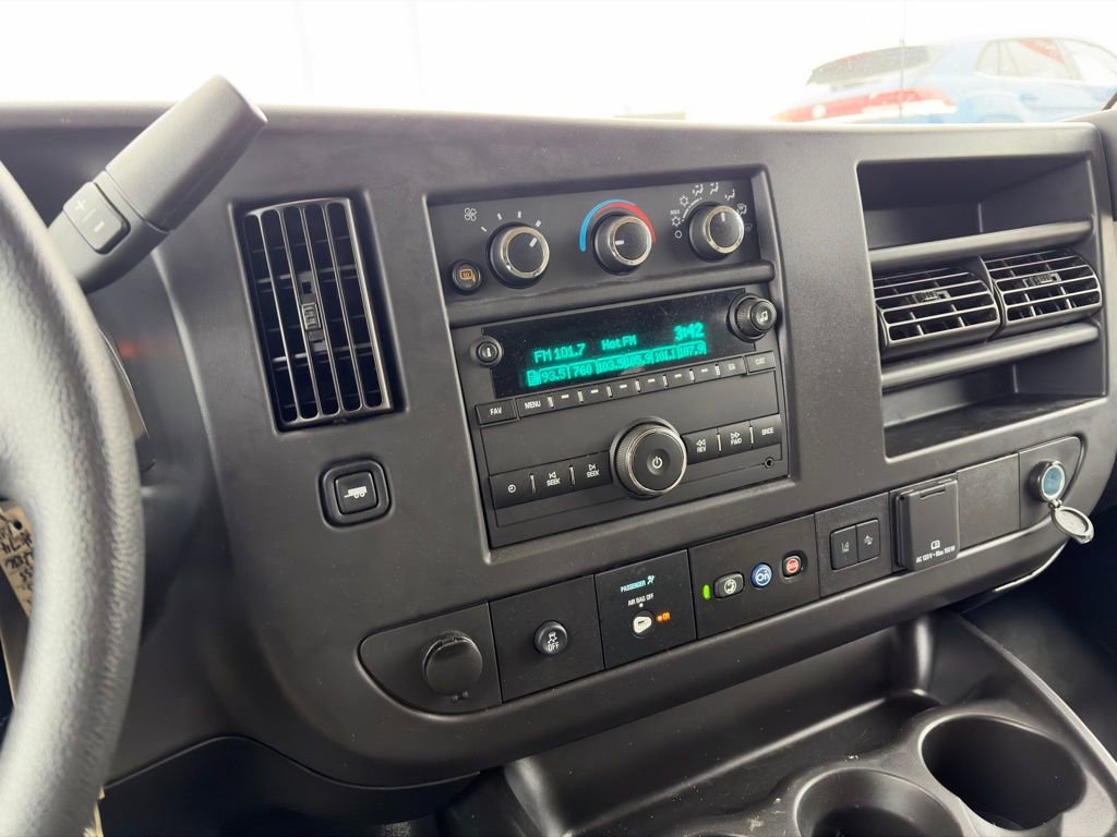 Used 2024 Chevrolet Express 3500 LT w/ LT Preferred Equipment Group image 18