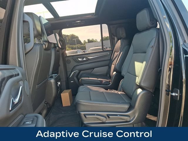 Used 2024 GMC Yukon XL Denali w/ Advanced Technology Package AWD/4WD image 32