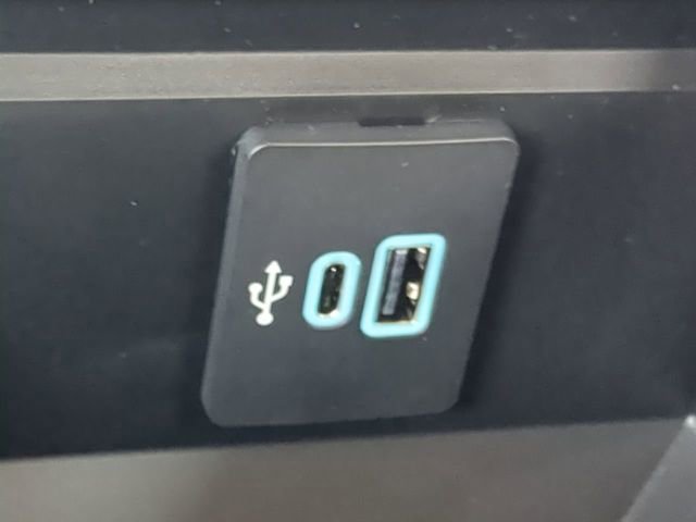 New 2025 Ford F250 Lariat w/ Chrome Package image 24