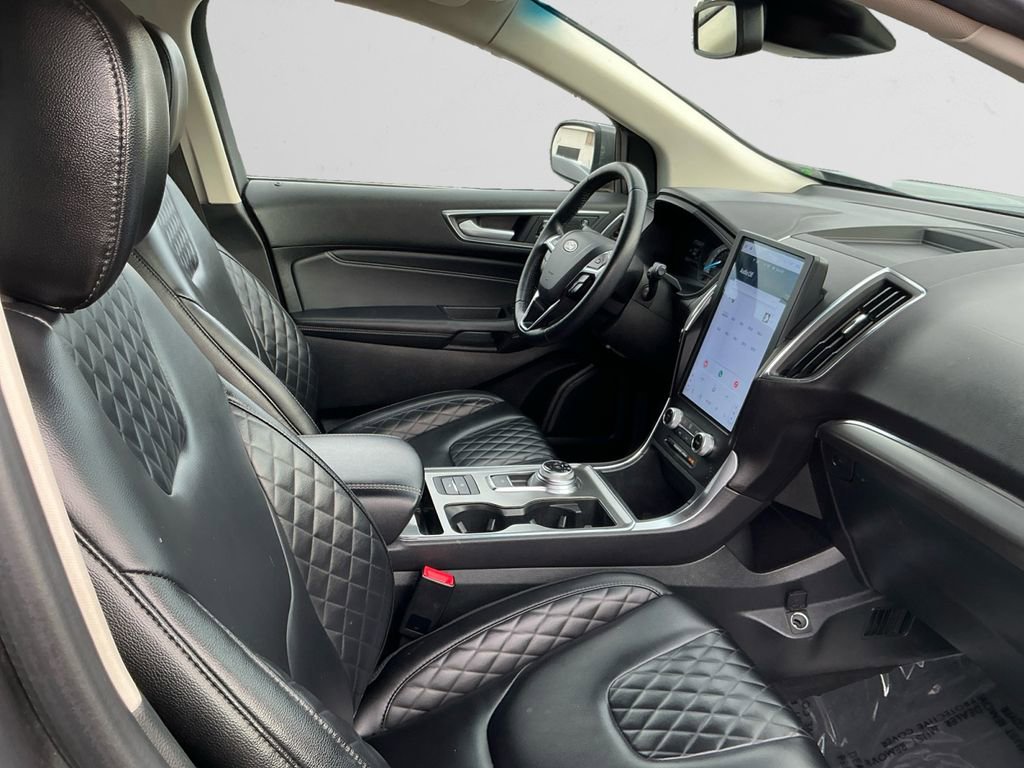 Used 2024 Ford Edge Titanium image 15