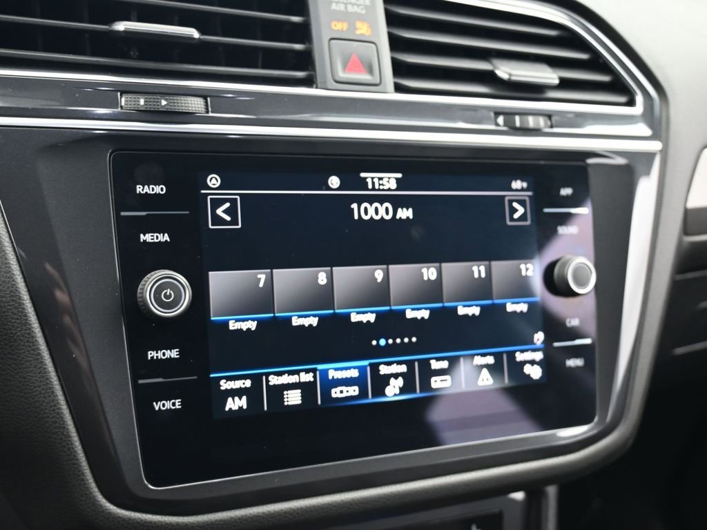 Used 2023 Volkswagen Tiguan SE image 16