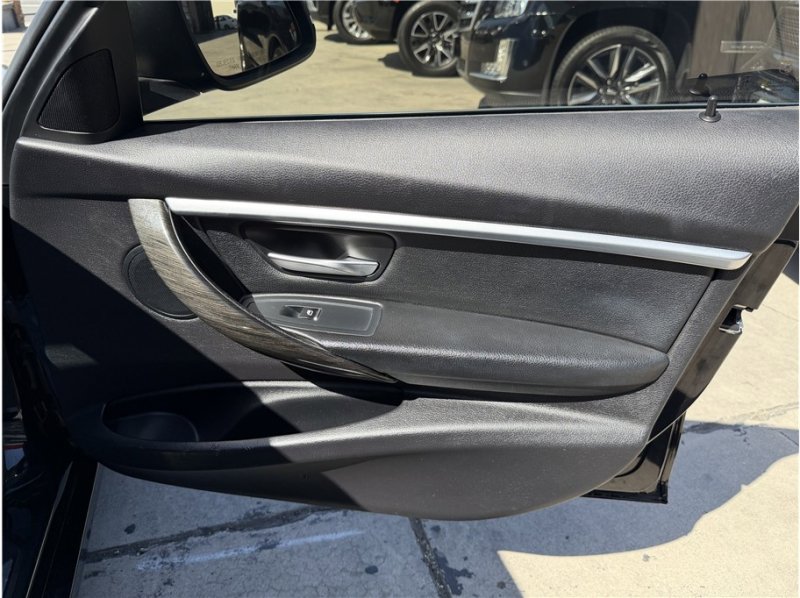 Used 2017 BMW 330i Sedan RWD image 27