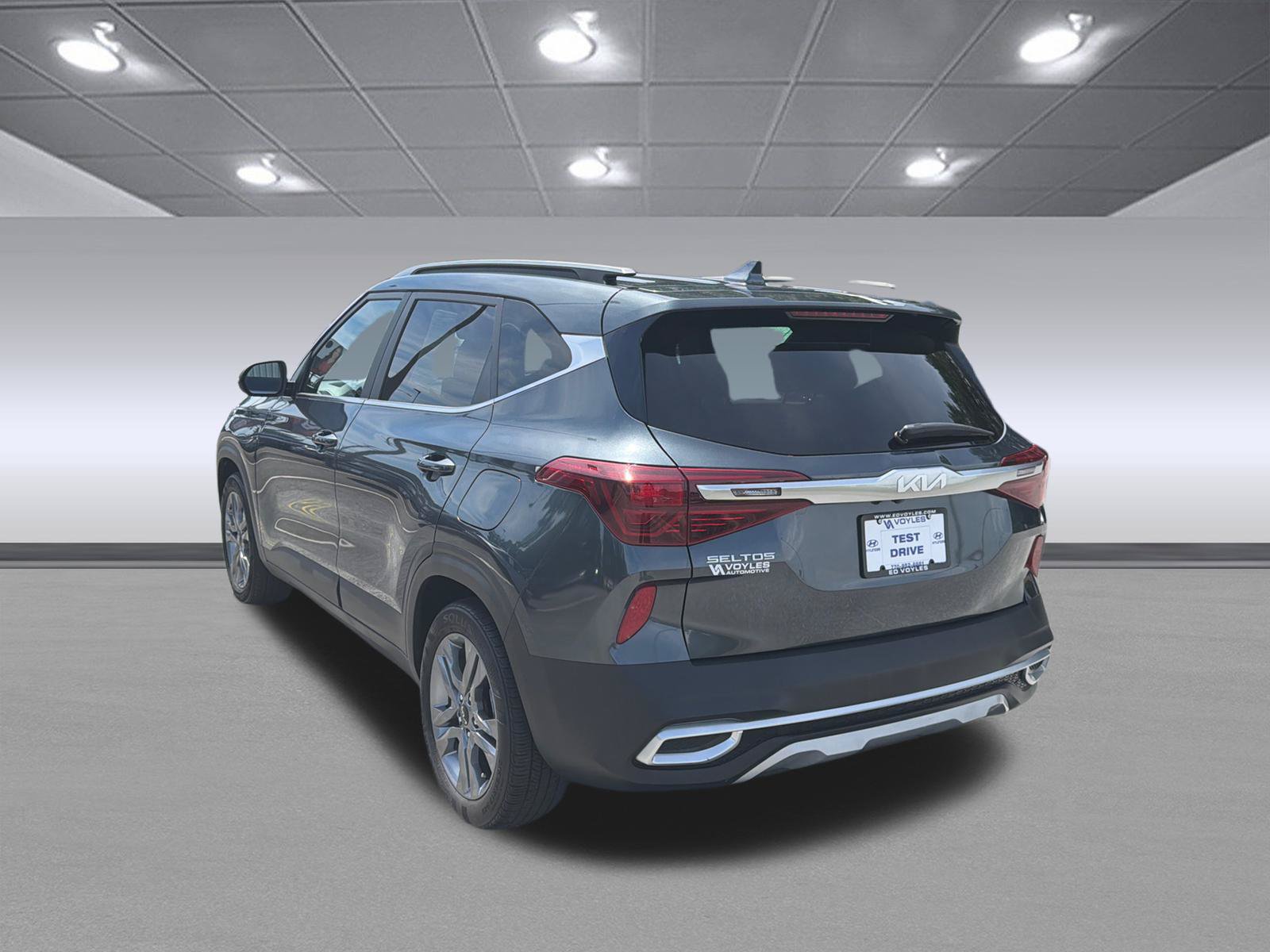 Used 2023 Kia Seltos S w/ Navigation Package FWD image 9