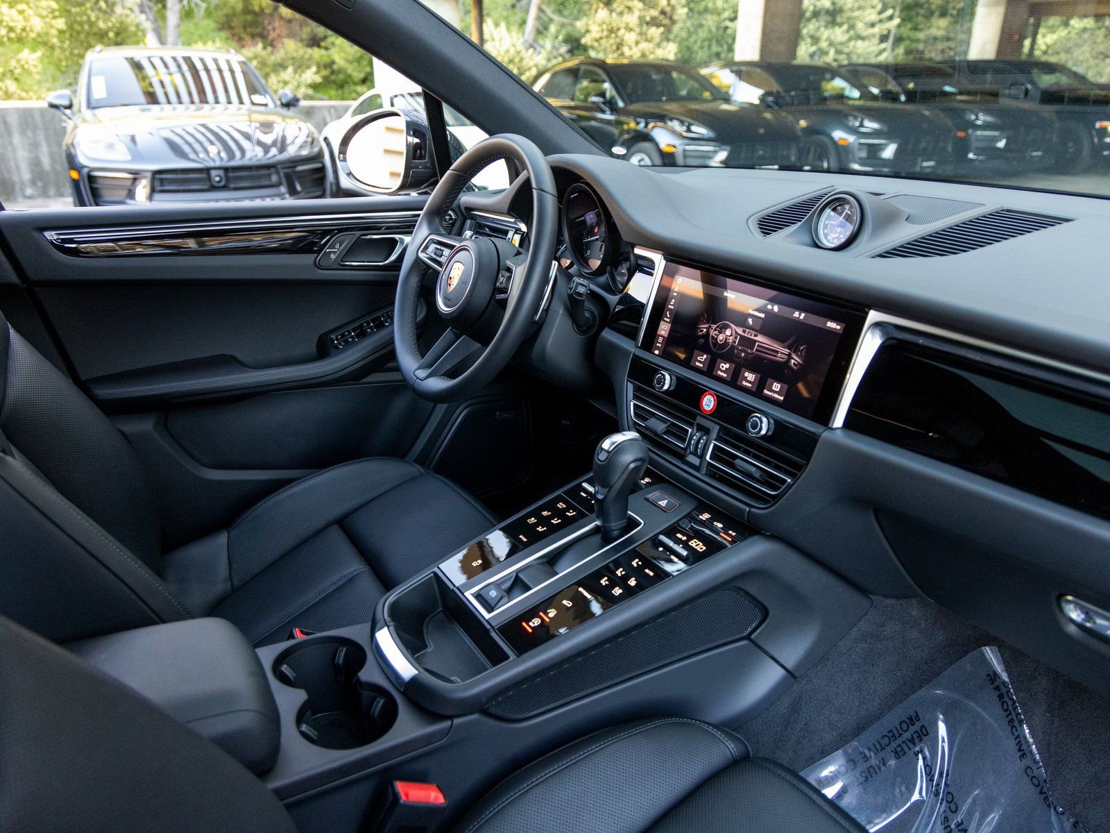 Certified 2025 Porsche Macan image 51