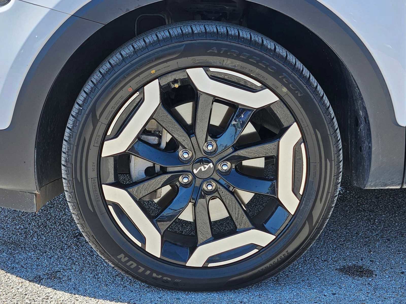 Used 2025 Kia Telluride S image 13